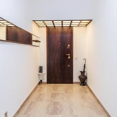 Apartment Centrale Vicino Metro E Duomo, Con 2 Bagni E Aria Condizionata *