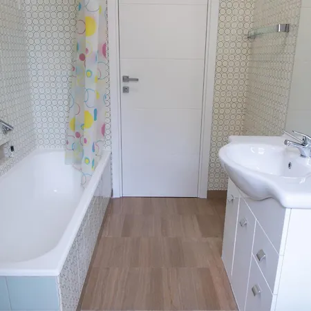 Apartment Centrale Vicino Metro E Duomo, Con 2 Bagni E Aria Condizionata