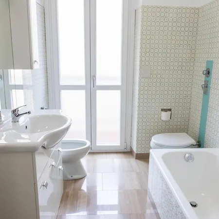 Centrale Vicino Metro E Duomo, Con 2 Bagni E Aria Condizionata Apartmán Milán
