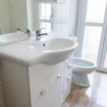 Centrale Vicino Metro E Duomo, Con 2 Bagni E Aria Condizionata Apartmán *