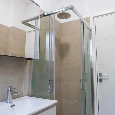 Centrale Vicino Metro E Duomo, Con 2 Bagni E Aria Condizionata Apartmán Milán