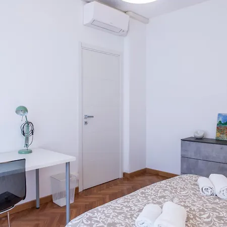Centrale Vicino Metro E Duomo, Con 2 Bagni E Aria Condizionata Apartmán *