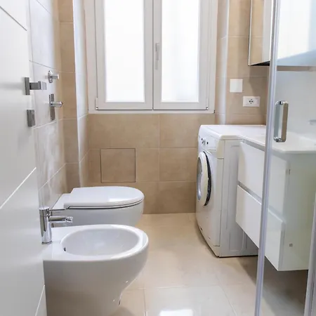 Centrale Vicino Metro E Duomo, Con 2 Bagni E Aria Condizionata Apartmán Milán